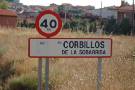 Entrada al pueblo desde la carretera que viene de Valdefresno