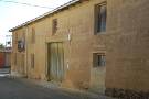 Casa construida totalmente con adobe y barro, típico material empleado en la Sobarriba