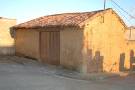 Caseta construida en adobe y barro