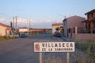 Entrada al pueblo desde la carretera que viene de Valdefresno